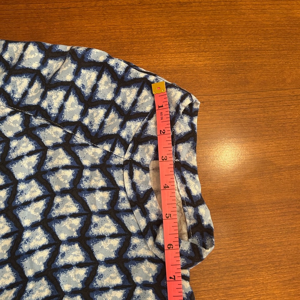 Rose & Olive Geometric Blue and White Blouse - Picture 6 of 7